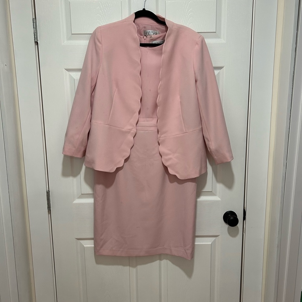 💗 Vintage Kasper Pink Scalloped Skirt Suit Set – Jacket & Dress